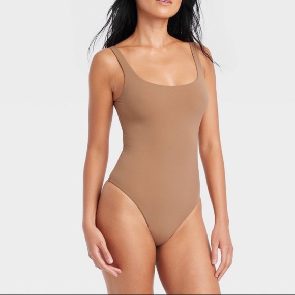 ❄️BF SALE❄️ Abercrombie & Fitch Dark Nude Shine Sleeveless Bodysuit - Picture 1 of 4